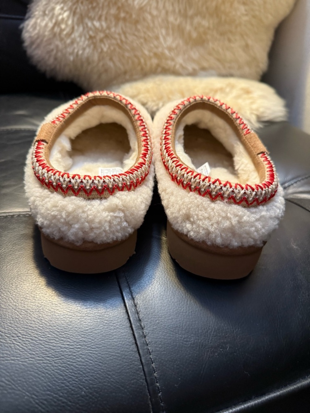 NWT UGG Women’s Tasman Maxi Curly Slipper Natural Sz 7 - Picture 5 of 8